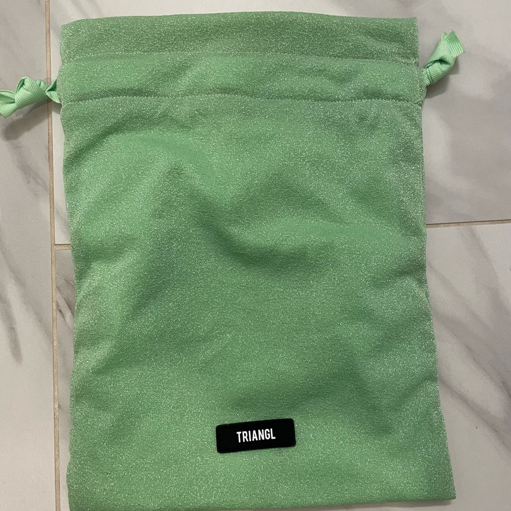 Triangl pouch